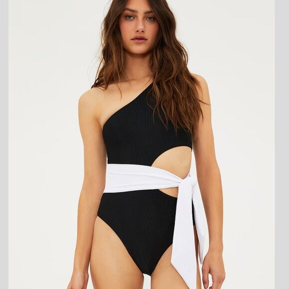 New! Beach Riot Carlie One Shoulder One-Piece Swimsuit black white 24695 - Picture 2 of 9